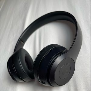 Brand new Beats by DRE Solos in matte black.